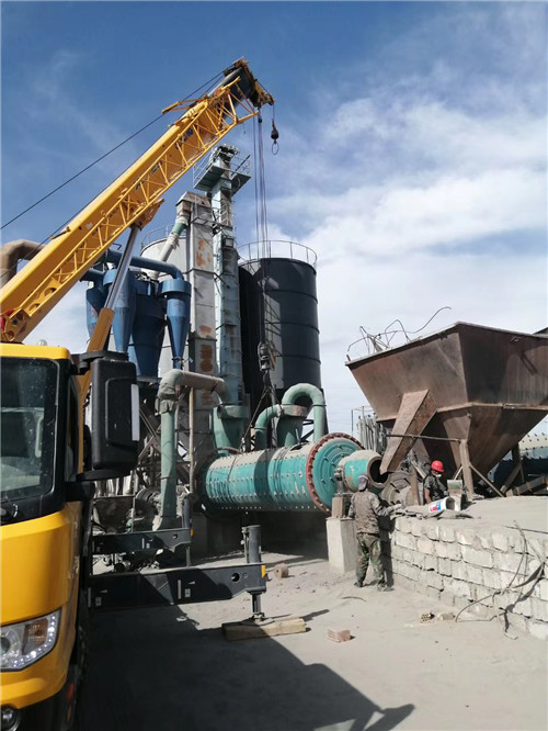 阜阳市设备搬运等各类工程项目中，吊车起着关键作用